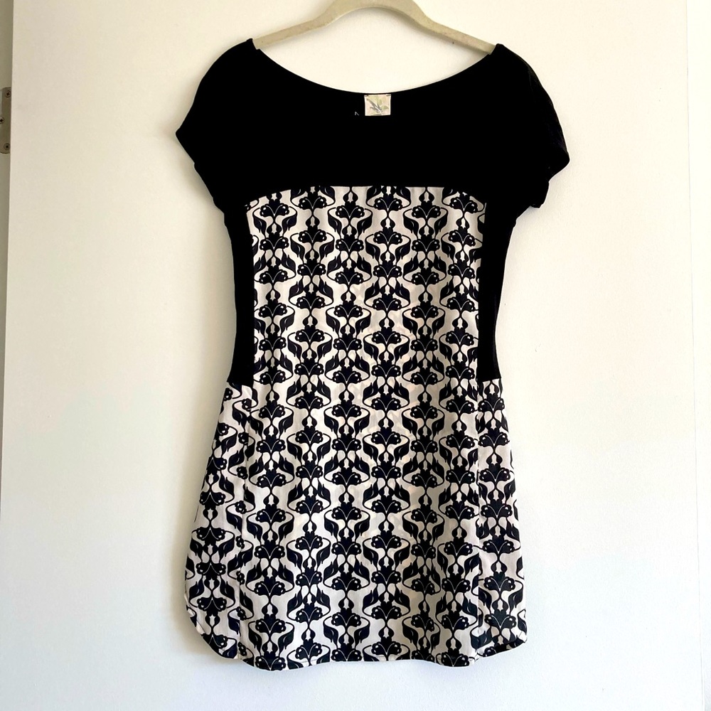 Anthropologie Printed black and white tunic